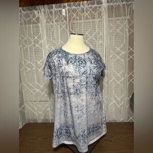 MISSLOOK 2X Faded blue/white floral short sleeve tunic 30” L 23” p2p